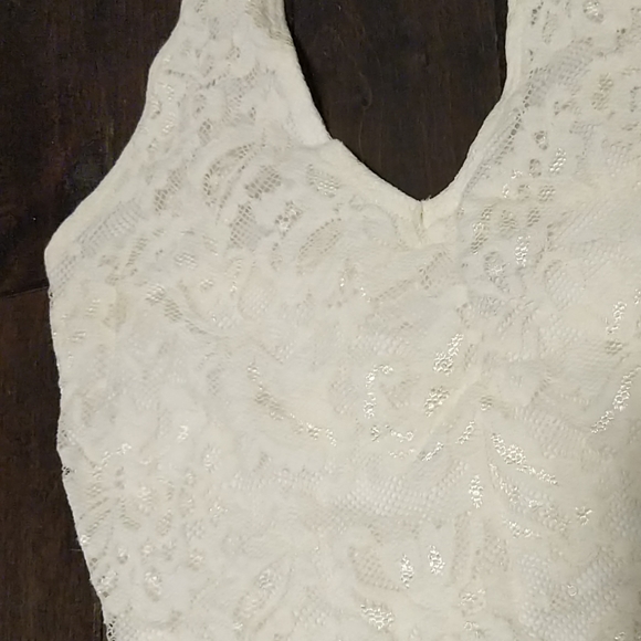Guess halter lace deep v bodysuit - Picture 2 of 3